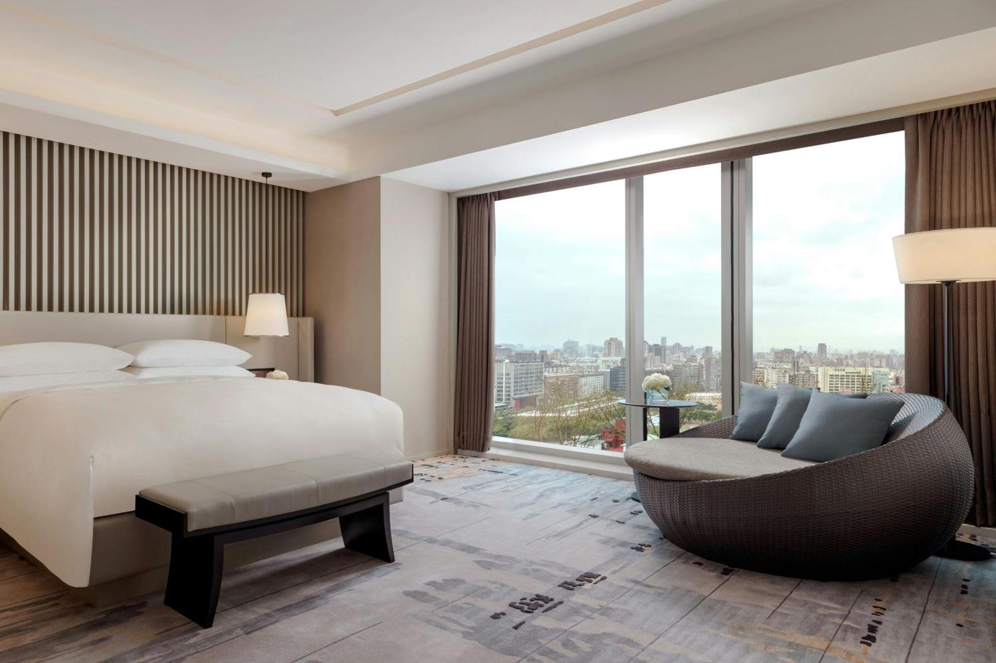 Courtyard By Marriott Taipei Downtown Hotel Exterior photo