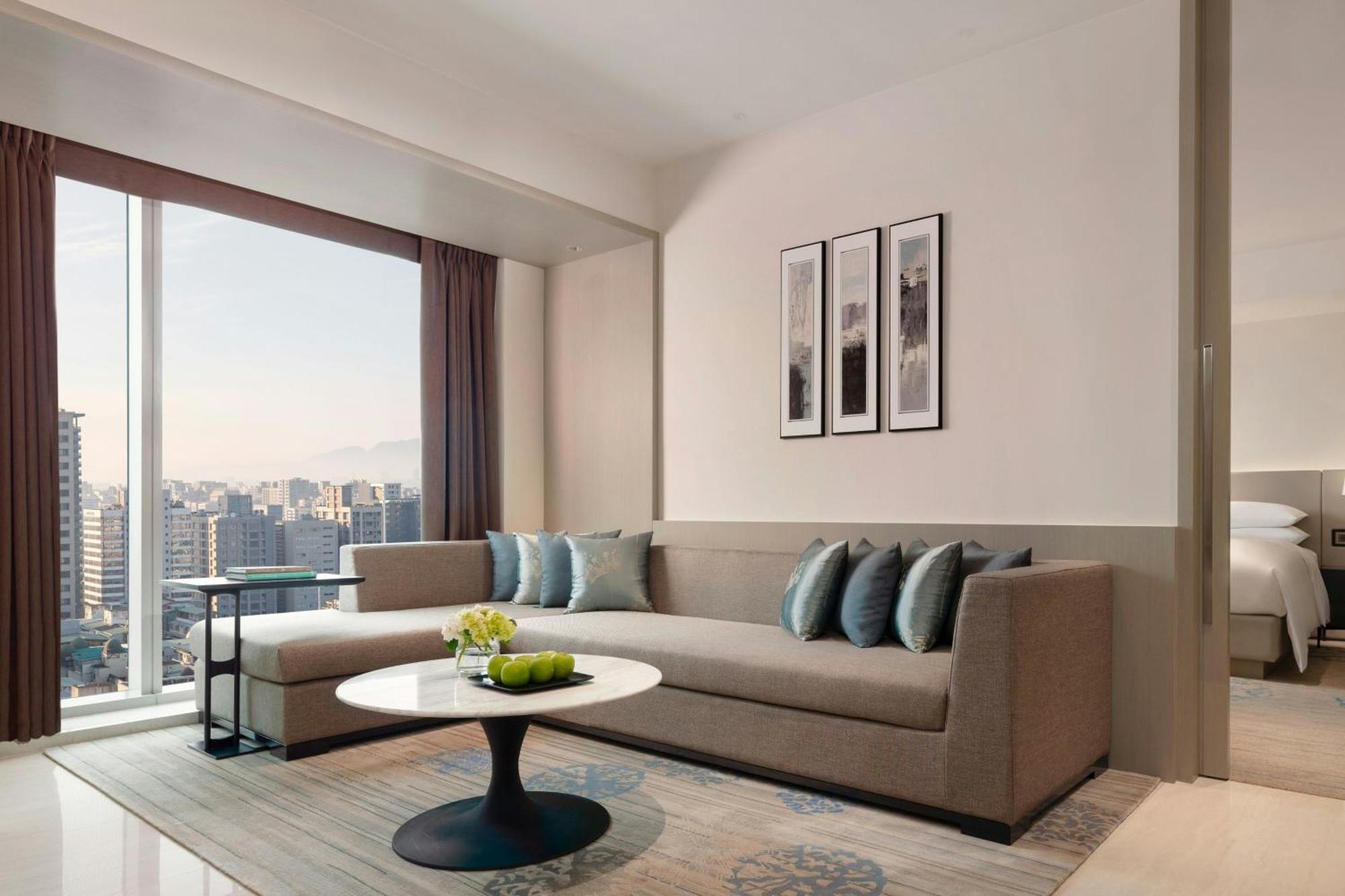 Courtyard By Marriott Taipei Downtown Hotel Exterior photo